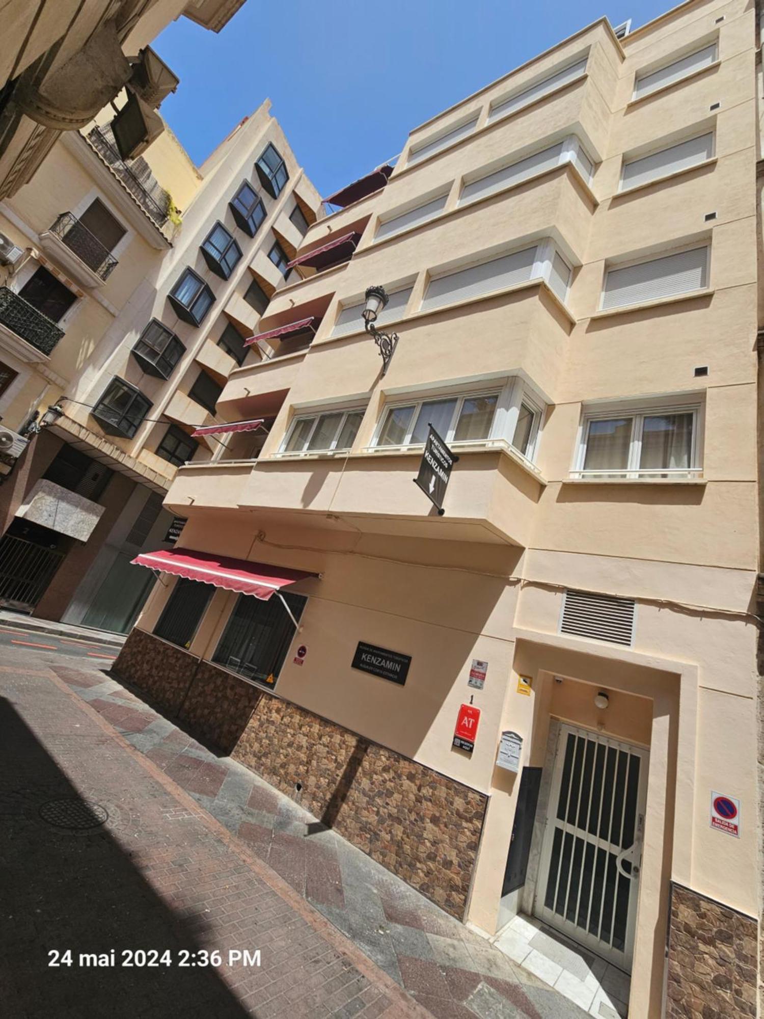 Apartamentos Turisticos Kenzamin อาลิกันเต ภายนอก รูปภาพ
