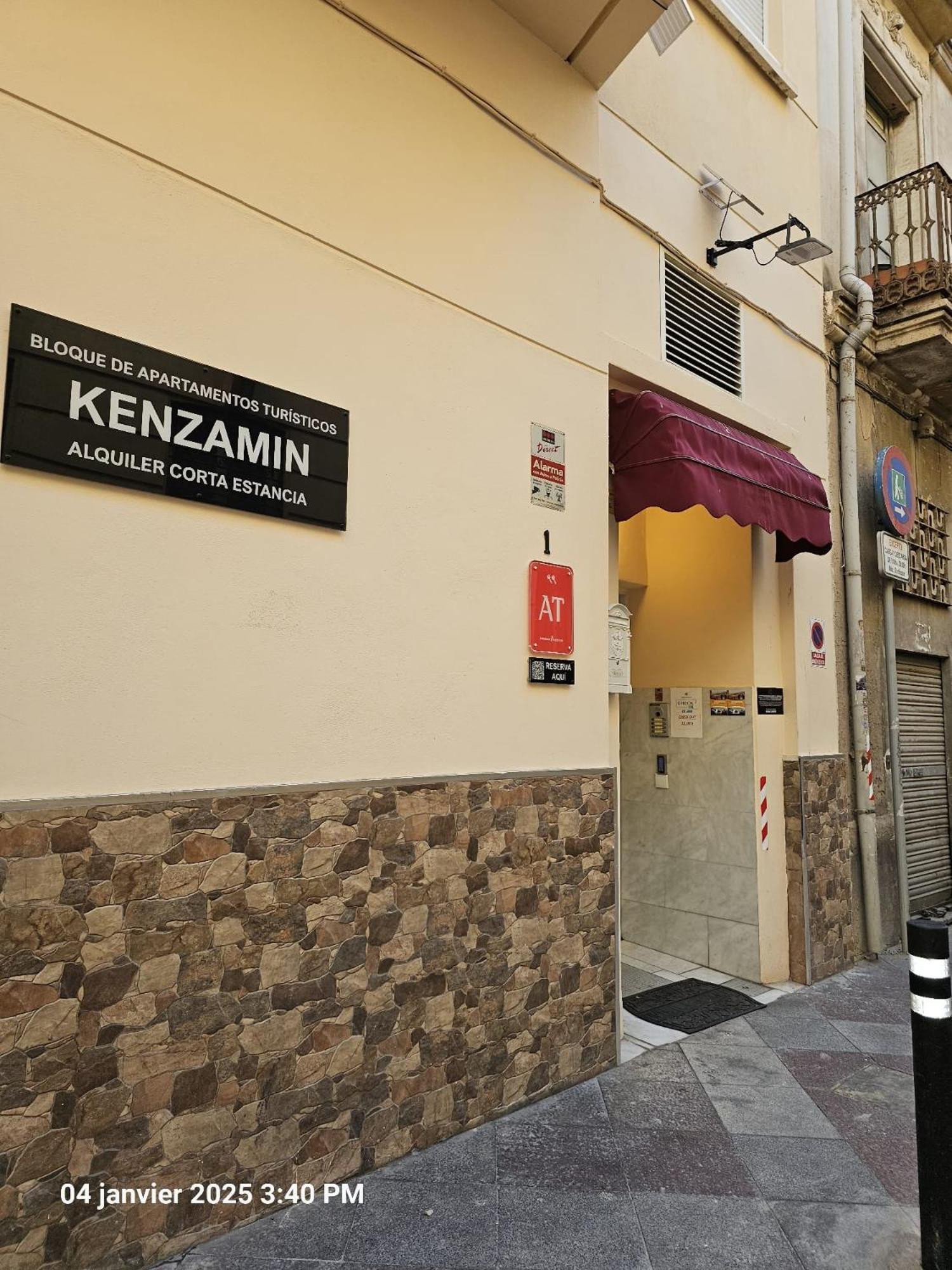 Apartamentos Turisticos Kenzamin อาลิกันเต ภายนอก รูปภาพ