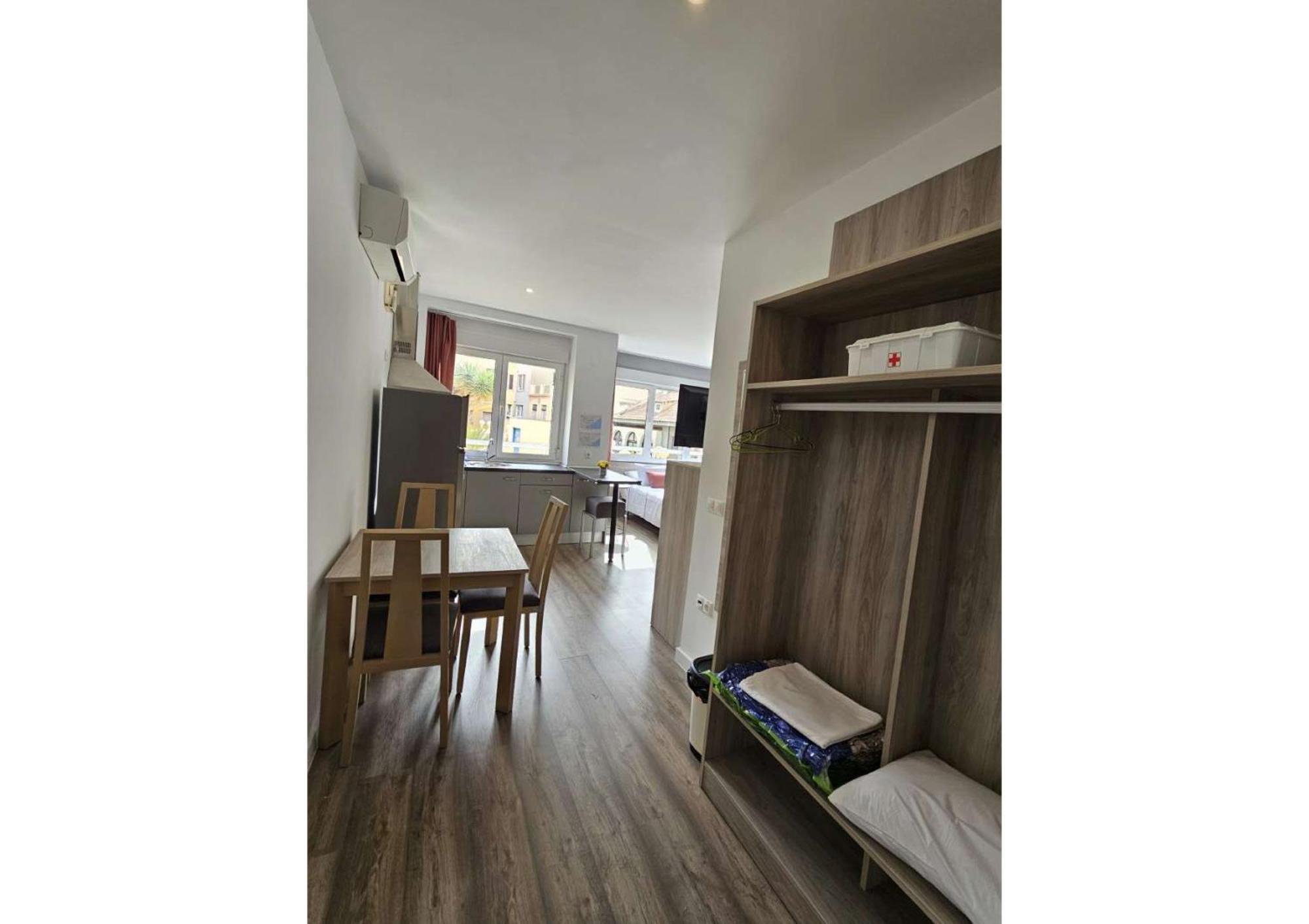 Apartamentos Turisticos Kenzamin อาลิกันเต ภายนอก รูปภาพ