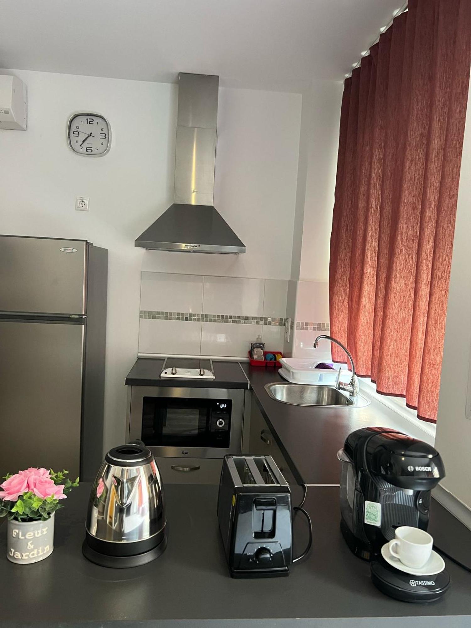 Apartamentos Turisticos Kenzamin อาลิกันเต ภายนอก รูปภาพ