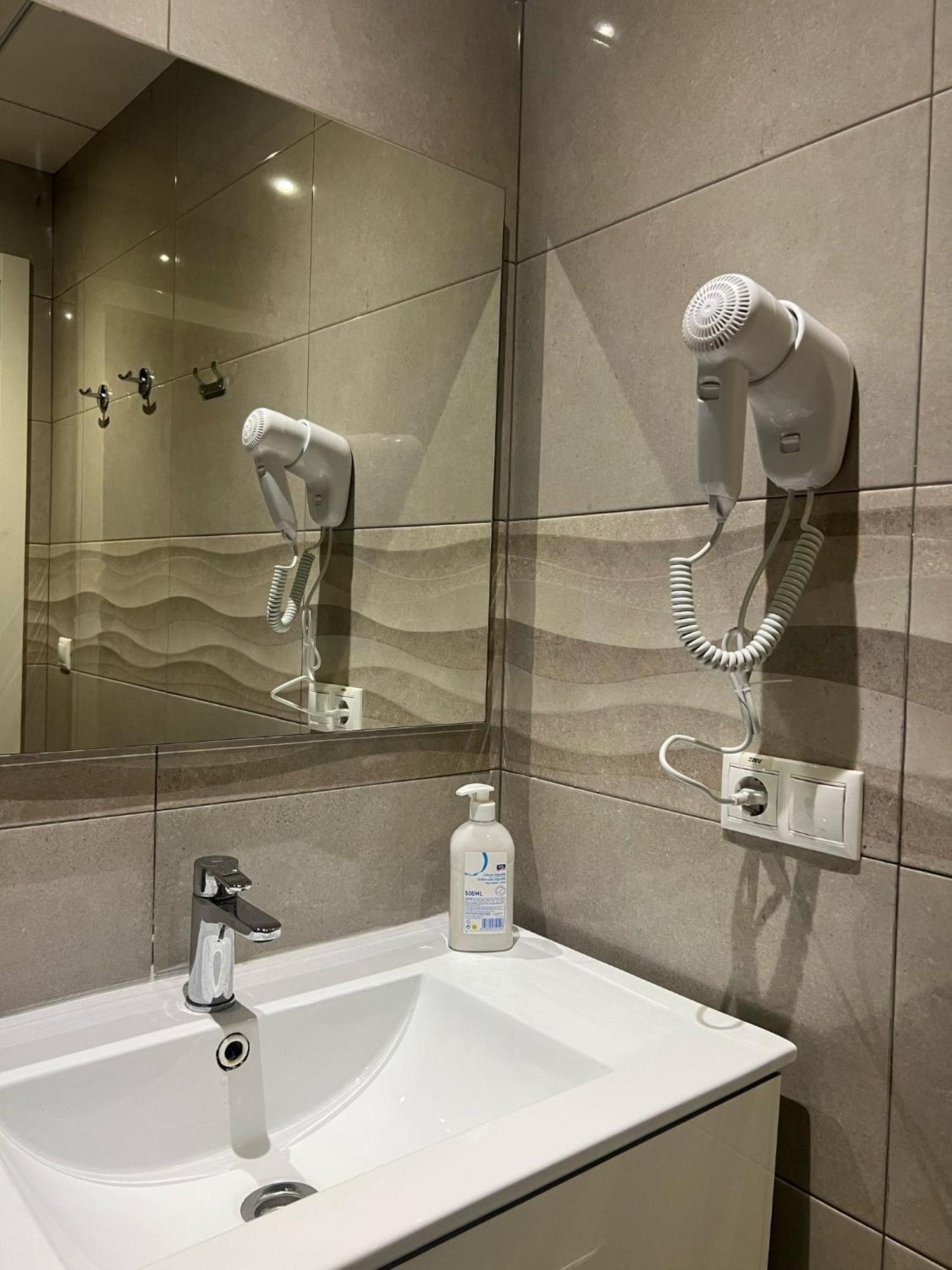 Apartamentos Turisticos Kenzamin อาลิกันเต ภายนอก รูปภาพ